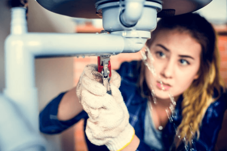 Emergency Plumber: Rapid 24/7 Response for Burst Pipes and Blockages